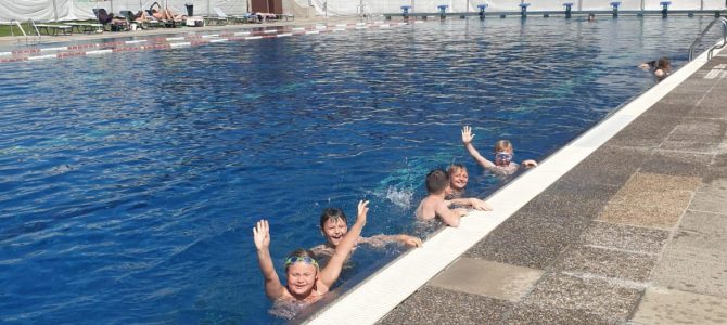 Hurra, wir sind im Freibad! Hurra, wir sind im Freibad!